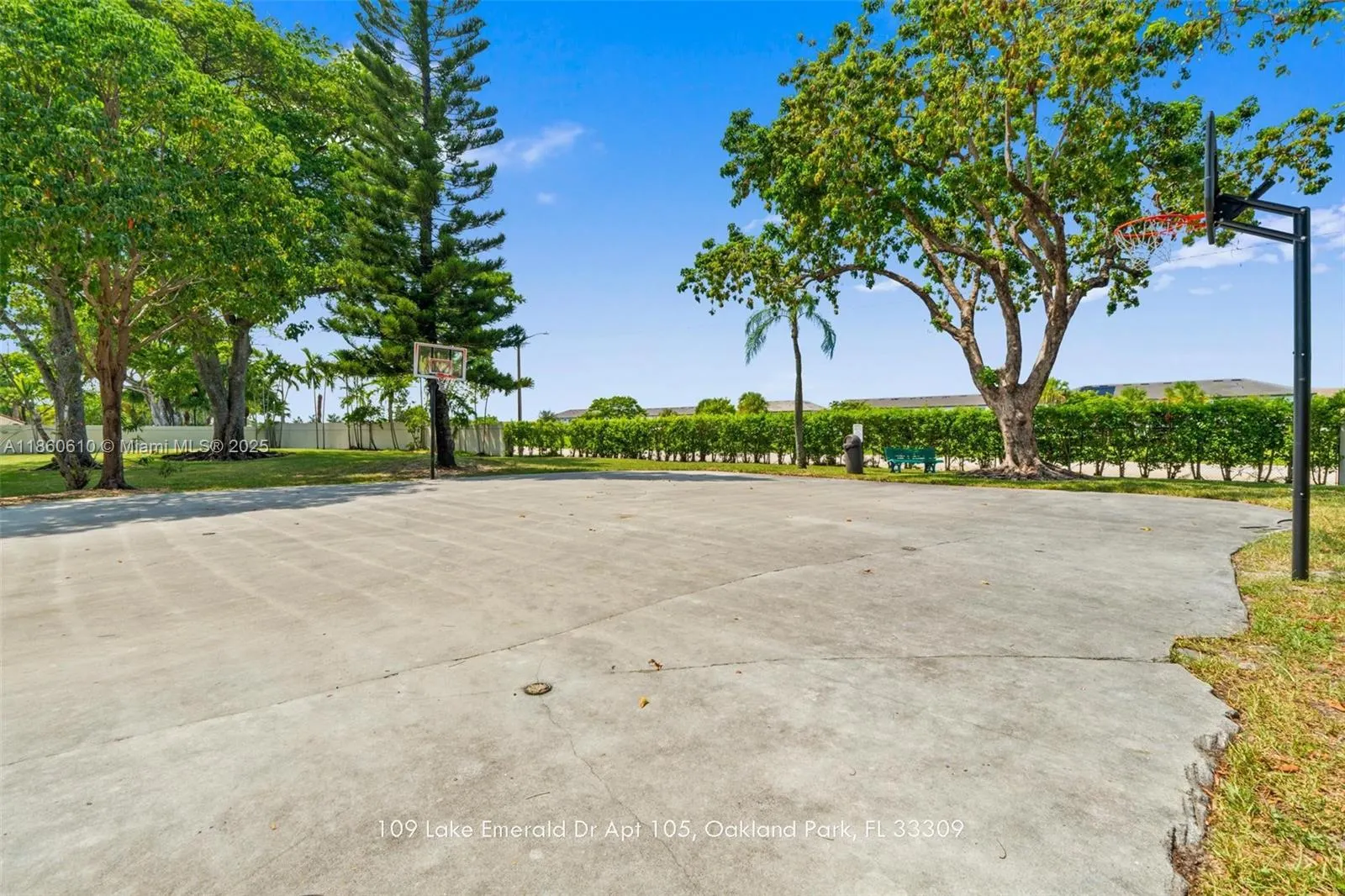 109 Lake Emerald Dr, #105
