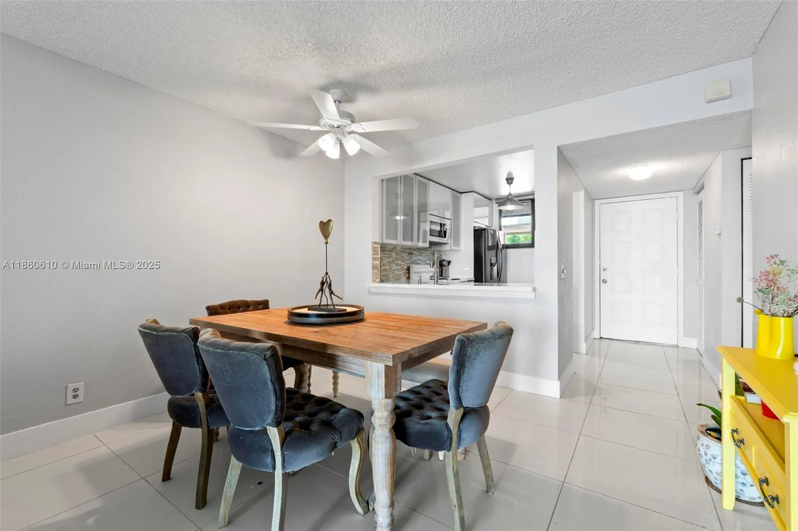 109 Lake Emerald Dr, #105