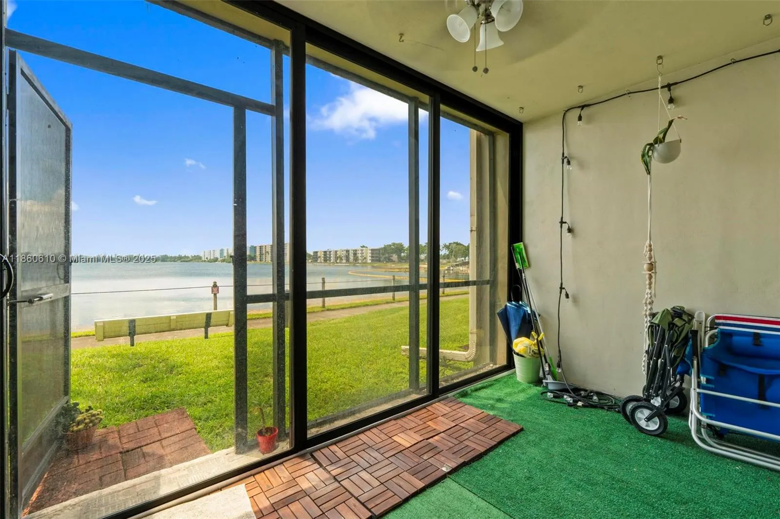 109 Lake Emerald Dr, #105