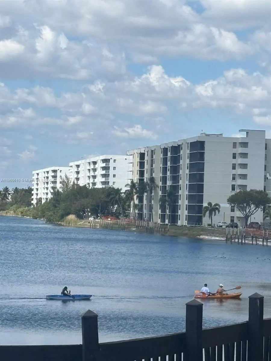 109 Lake Emerald Dr, #105