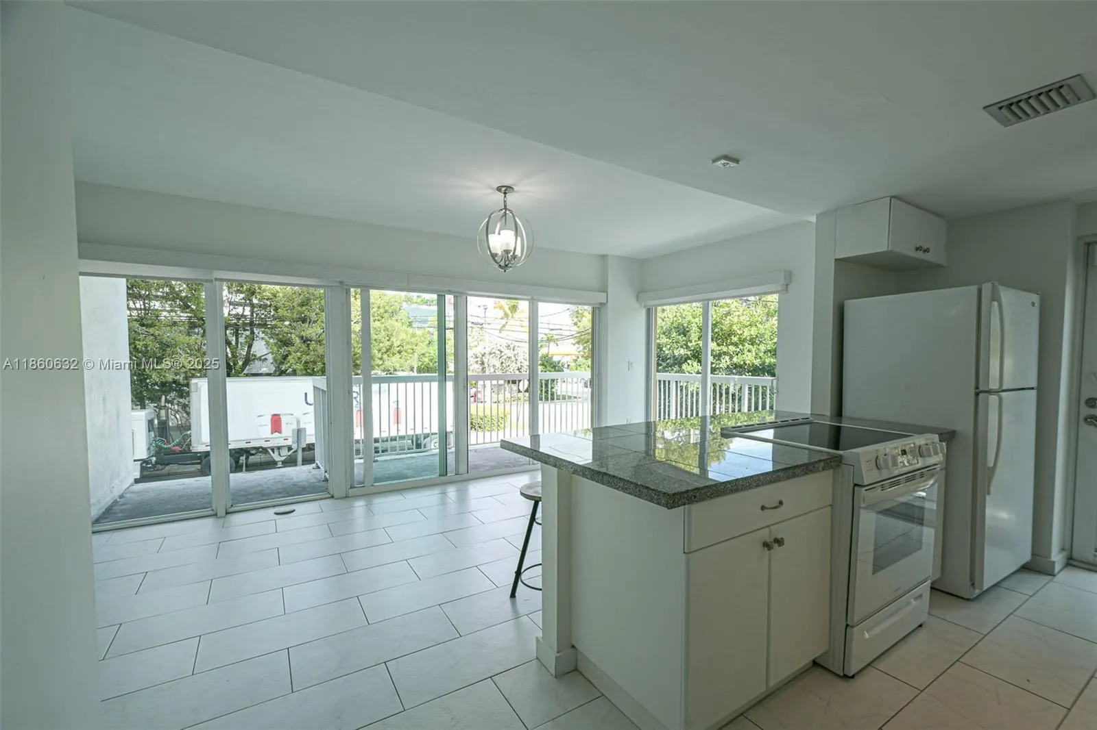 2740 SW 28th Ter, #201