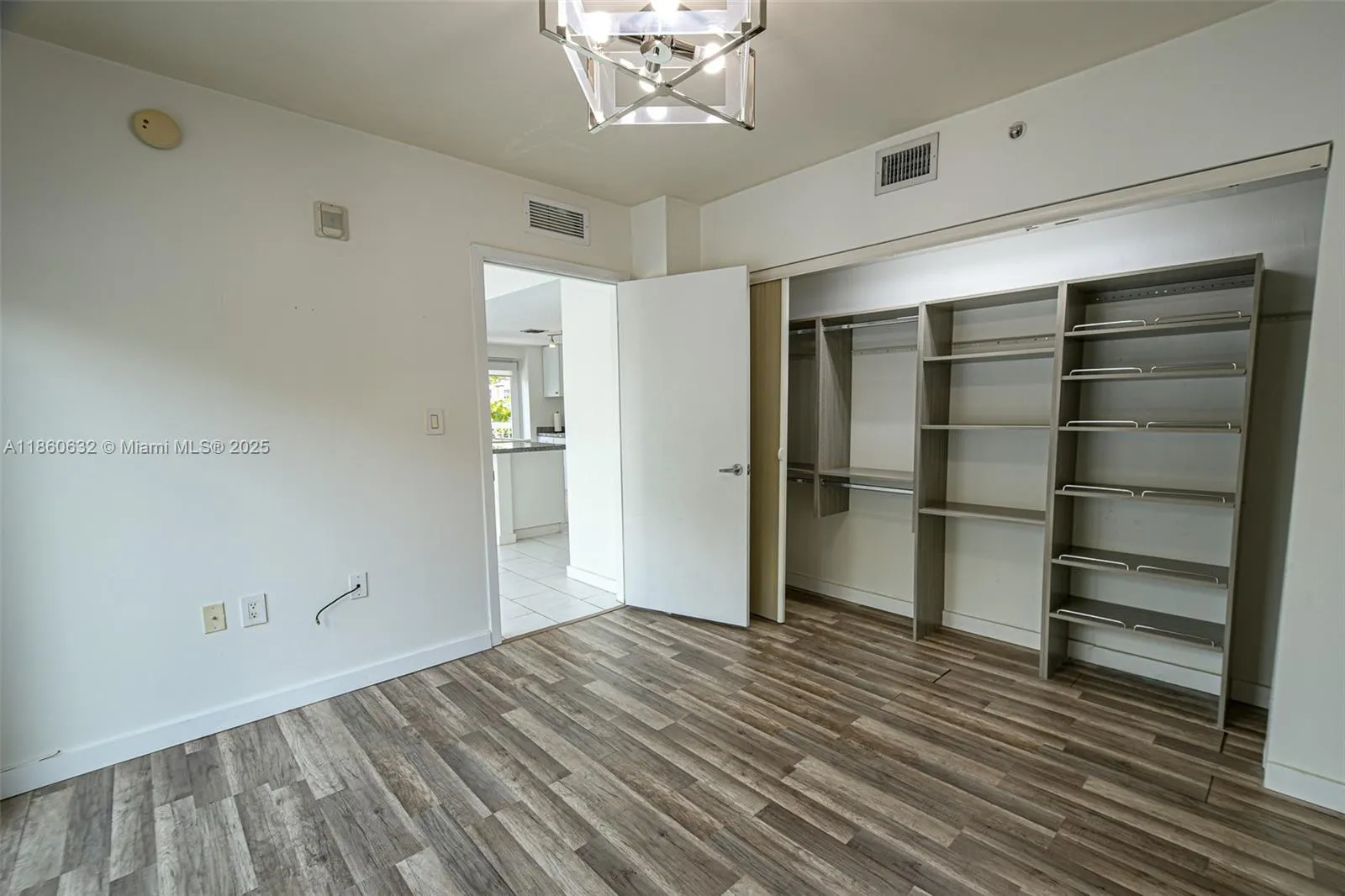 2740 SW 28th Ter, #201