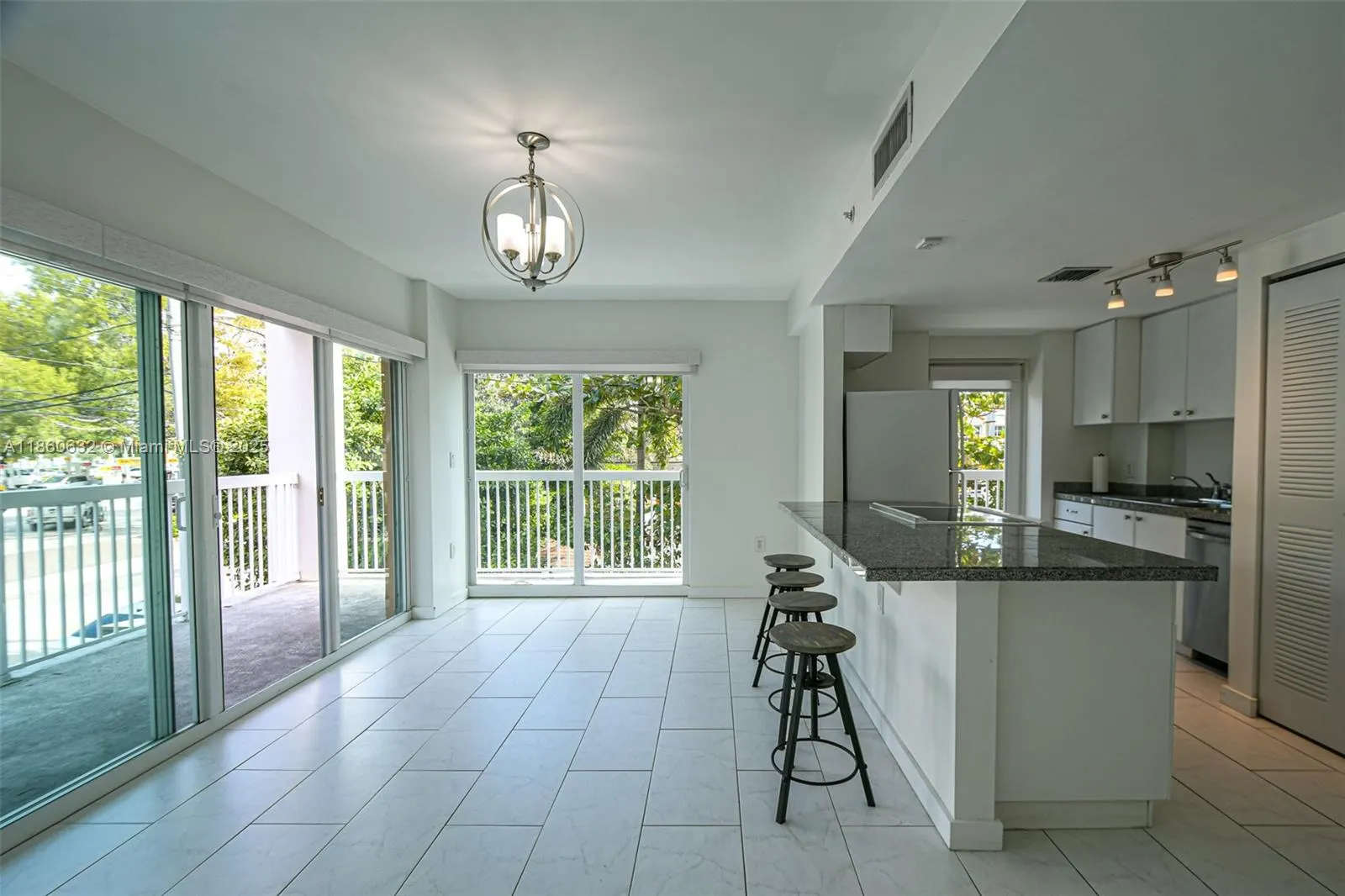 2740 SW 28th Ter, #201