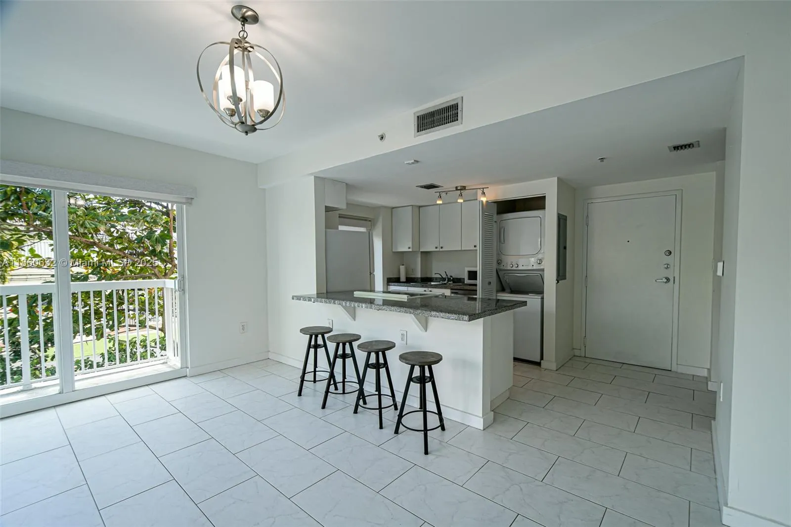 2740 SW 28th Ter, #201