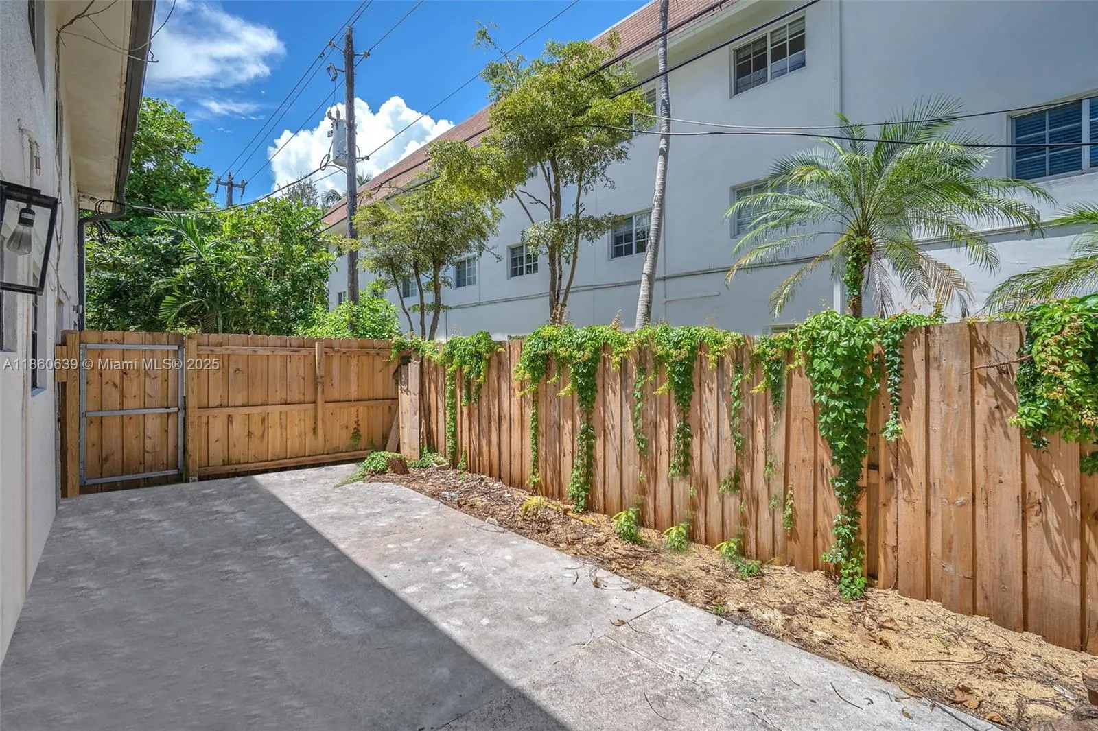 3265 Virginia St, #2