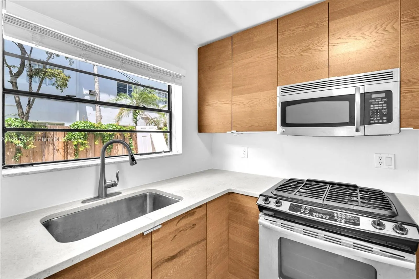 3265 Virginia St, #2