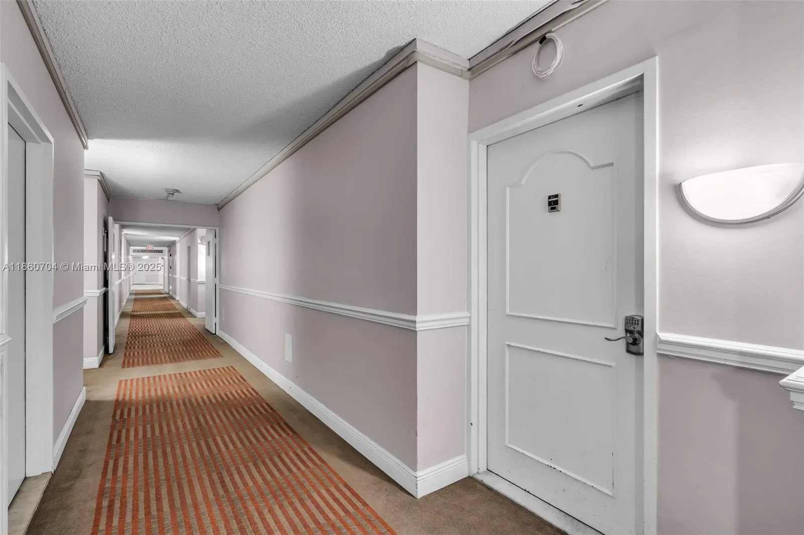 5401 Collins Ave, #211