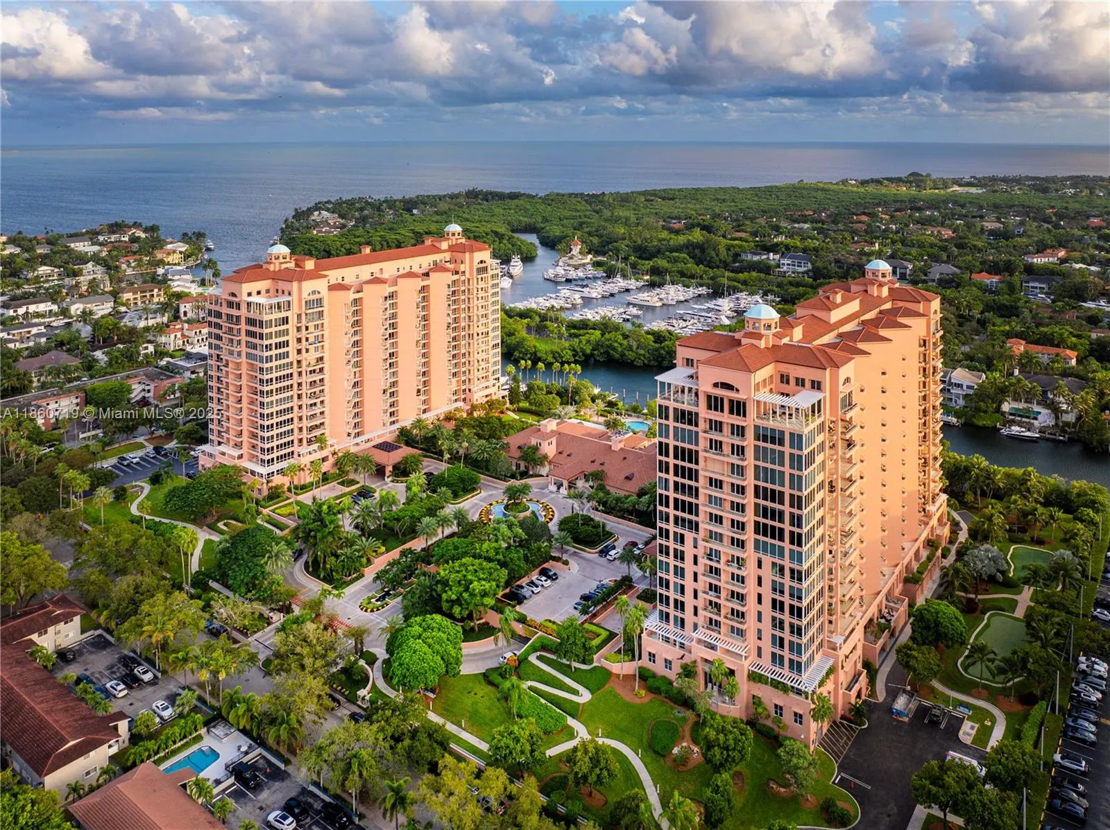 60 Edgewater Dr, #7H