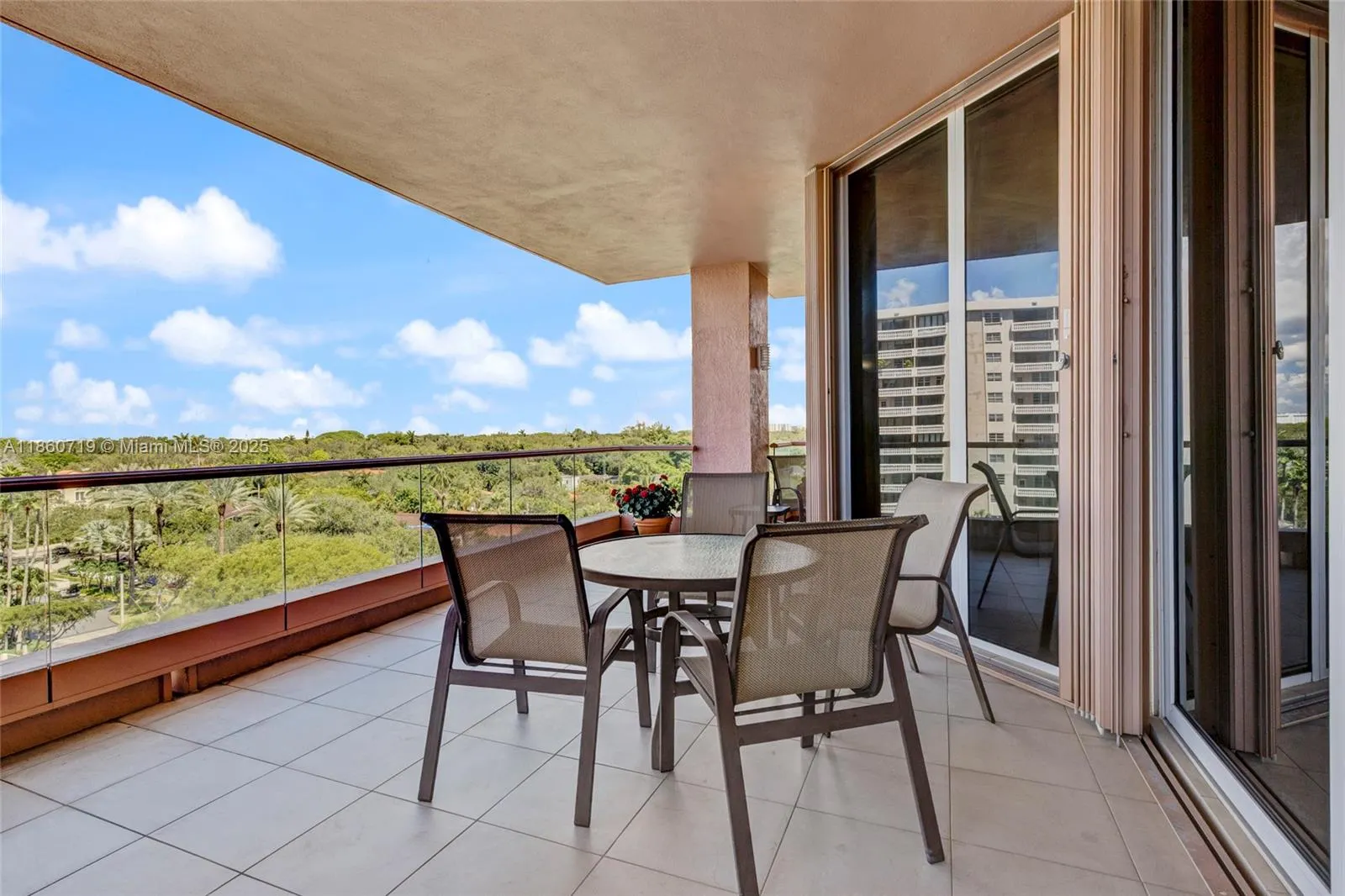 60 Edgewater Dr, #7H