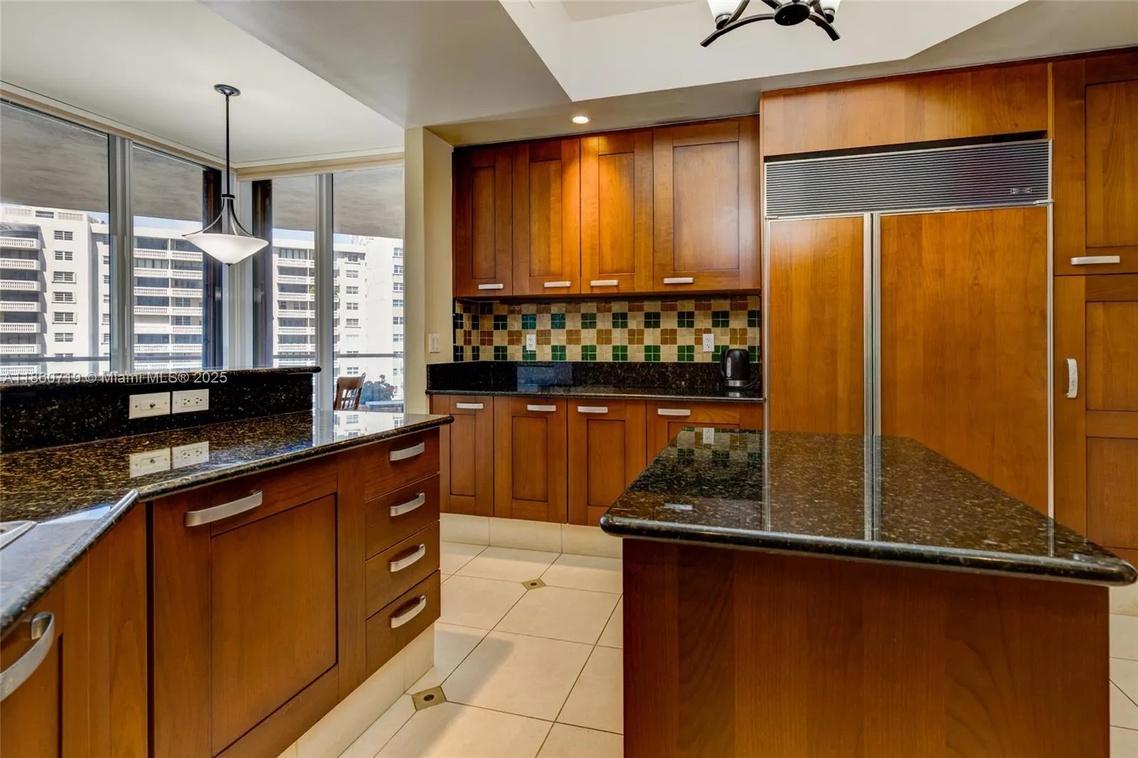 60 Edgewater Dr, #7H