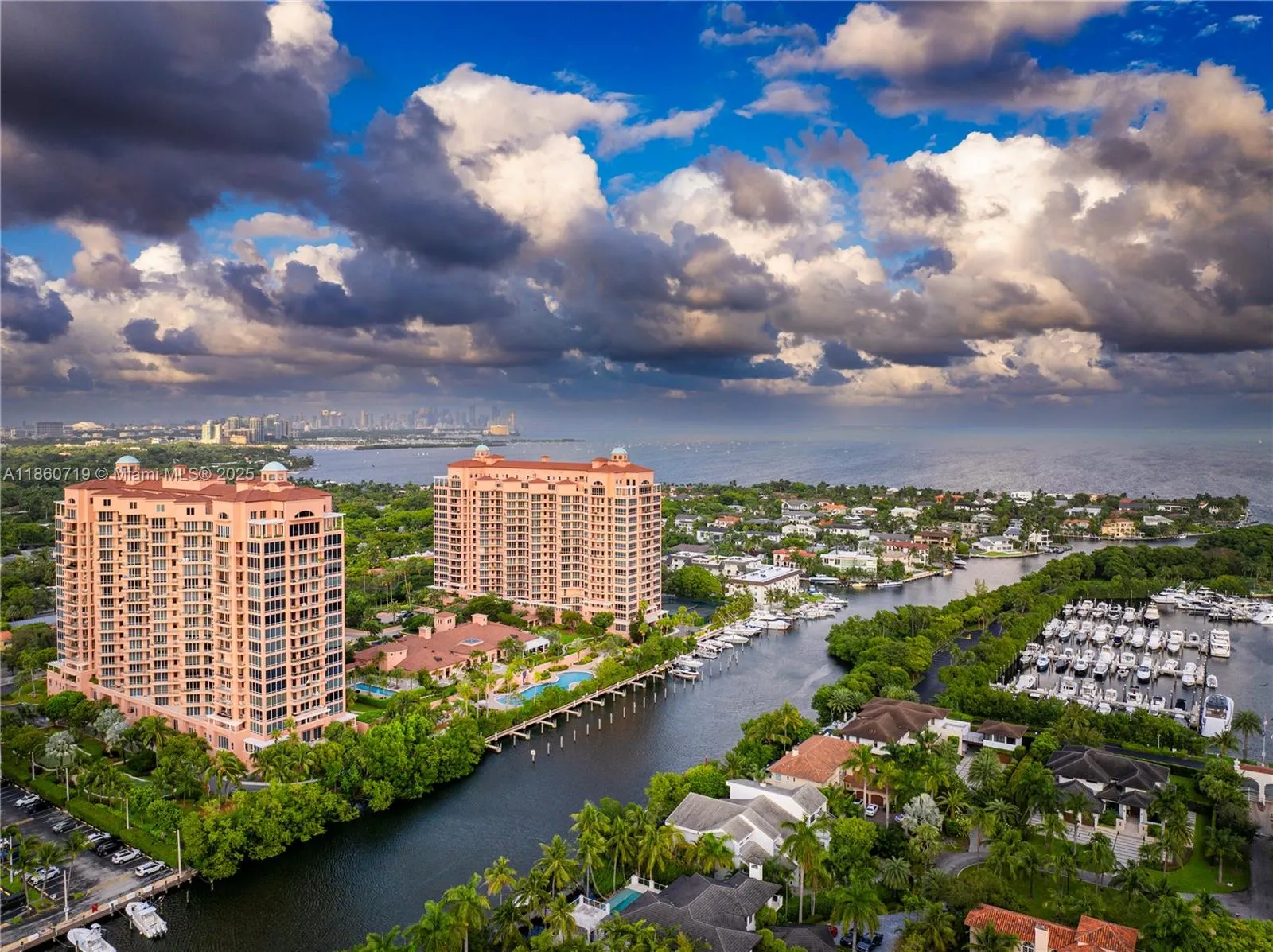 60 Edgewater Dr, #7H