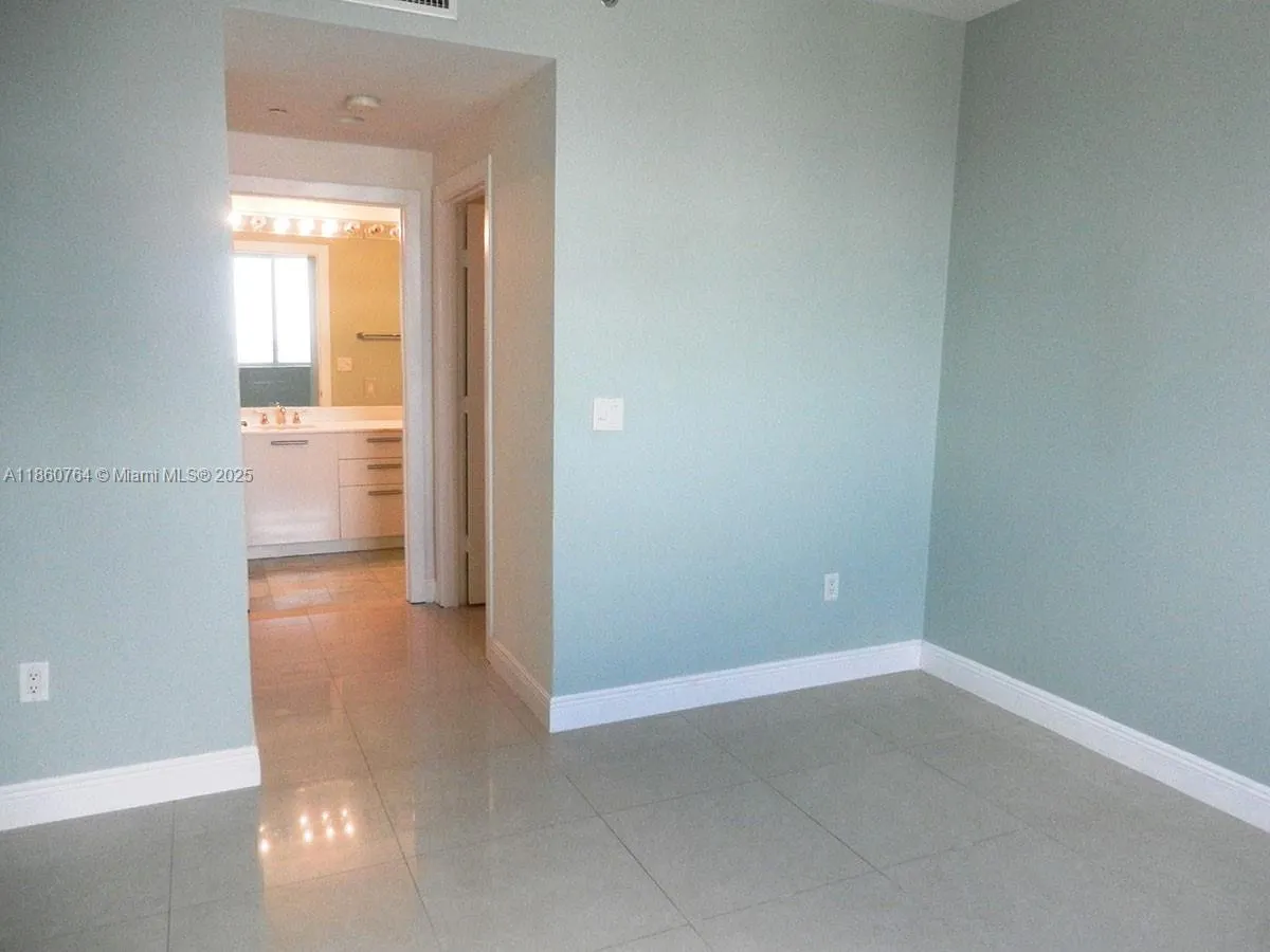 1050 Brickell Ave, #2620