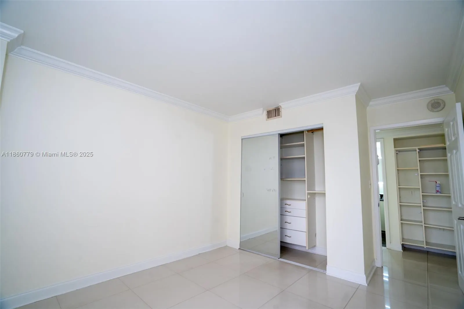 2500 Parkview Dr, #616