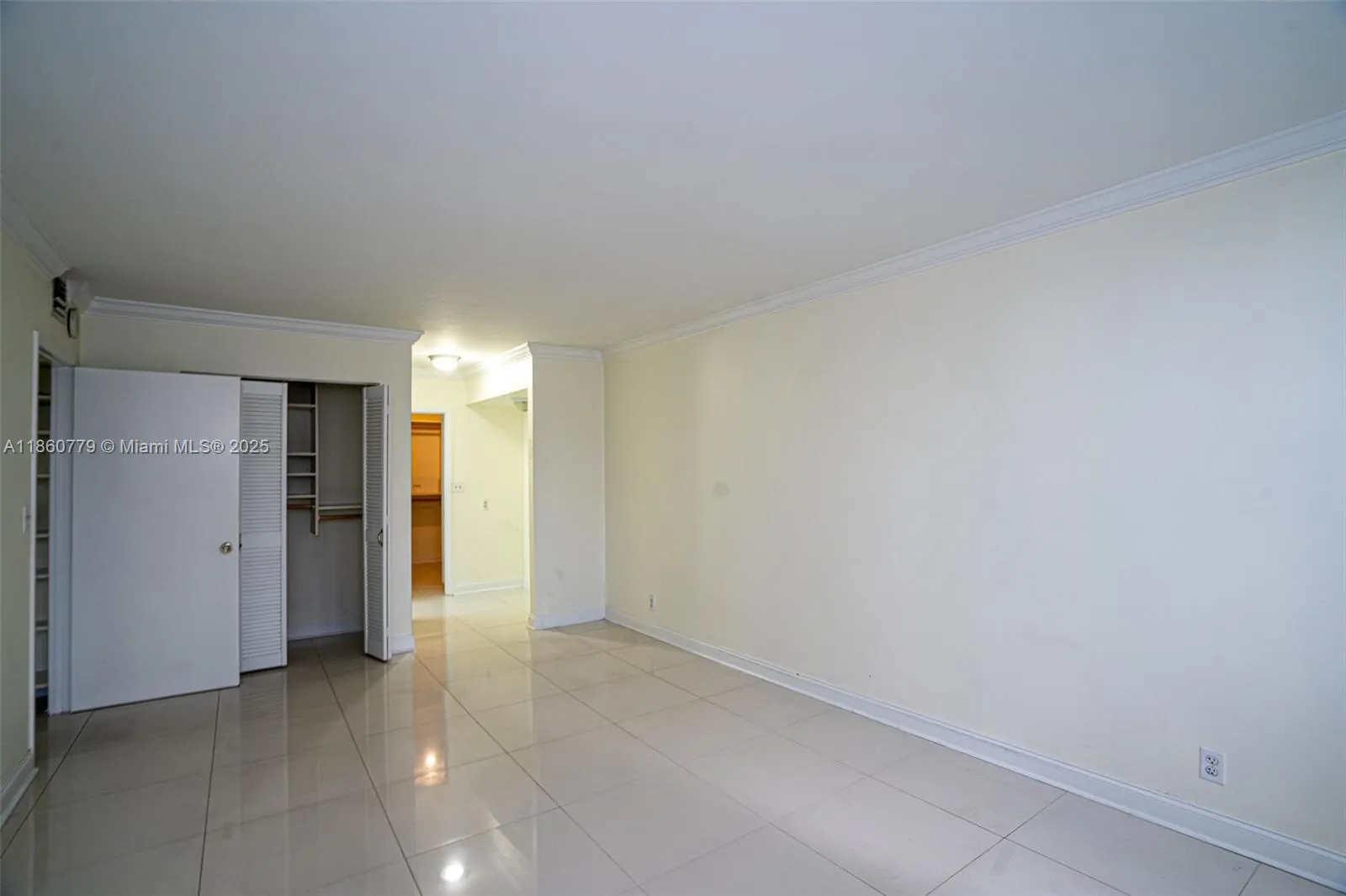 2500 Parkview Dr, #616