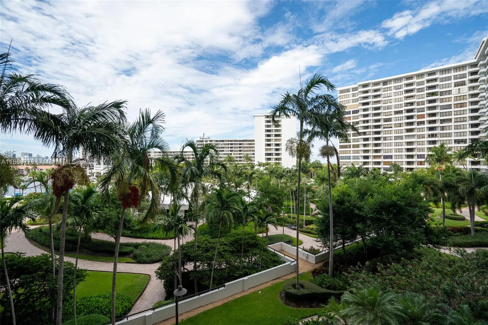 2500 Parkview Dr, #616