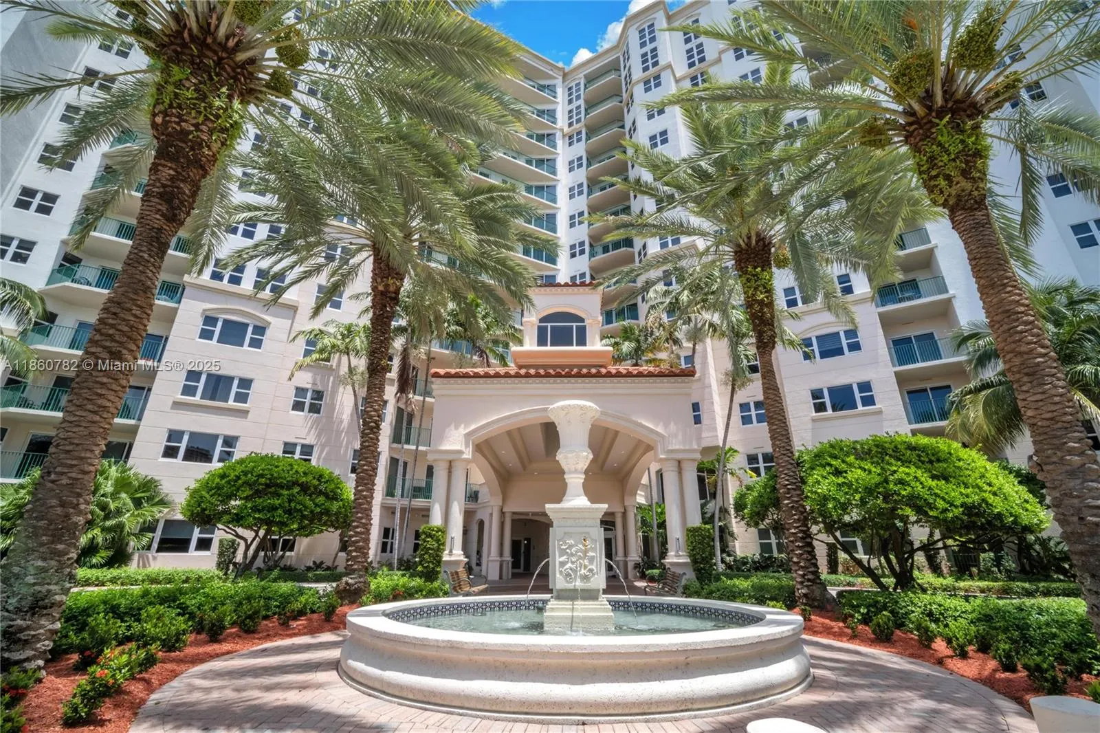 19900 E Country Club Dr, #308
