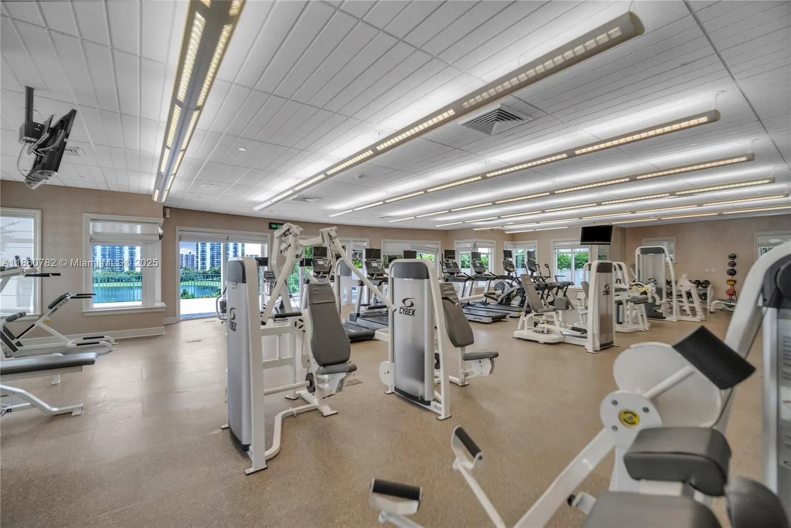 19900 E Country Club Dr, #308
