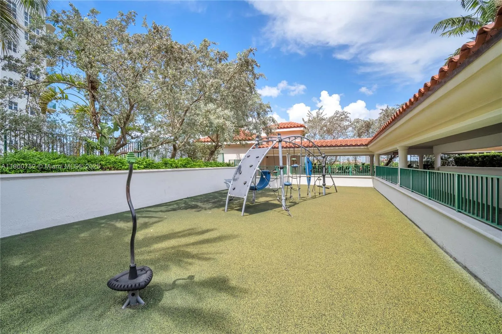 19900 E Country Club Dr, #308