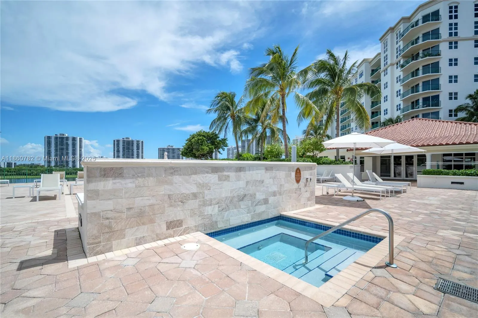 19900 E Country Club Dr, #308