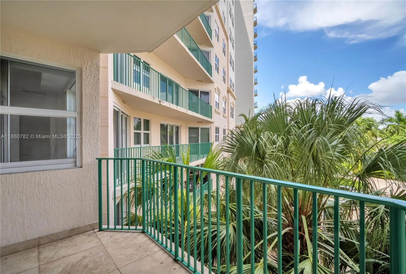19900 E Country Club Dr, #308