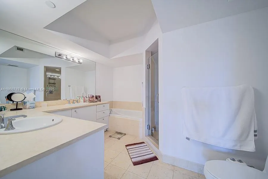 19900 E Country Club Dr, #308