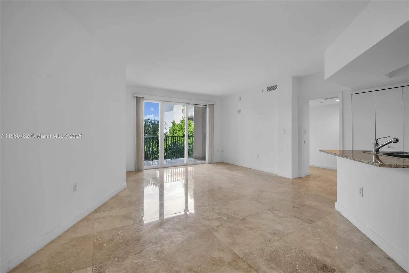19900 E Country Club Dr, #308
