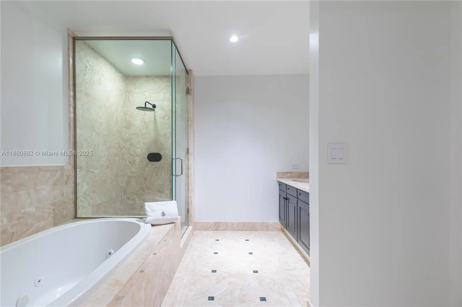 1425 Brickell Ave, #41A