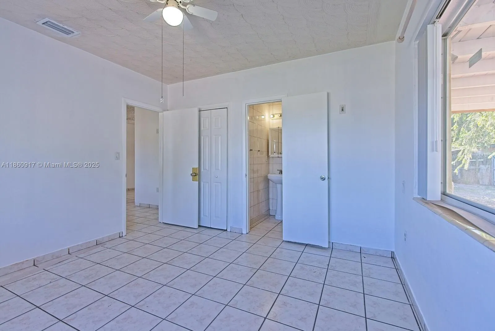 5700 NW 111th Ter