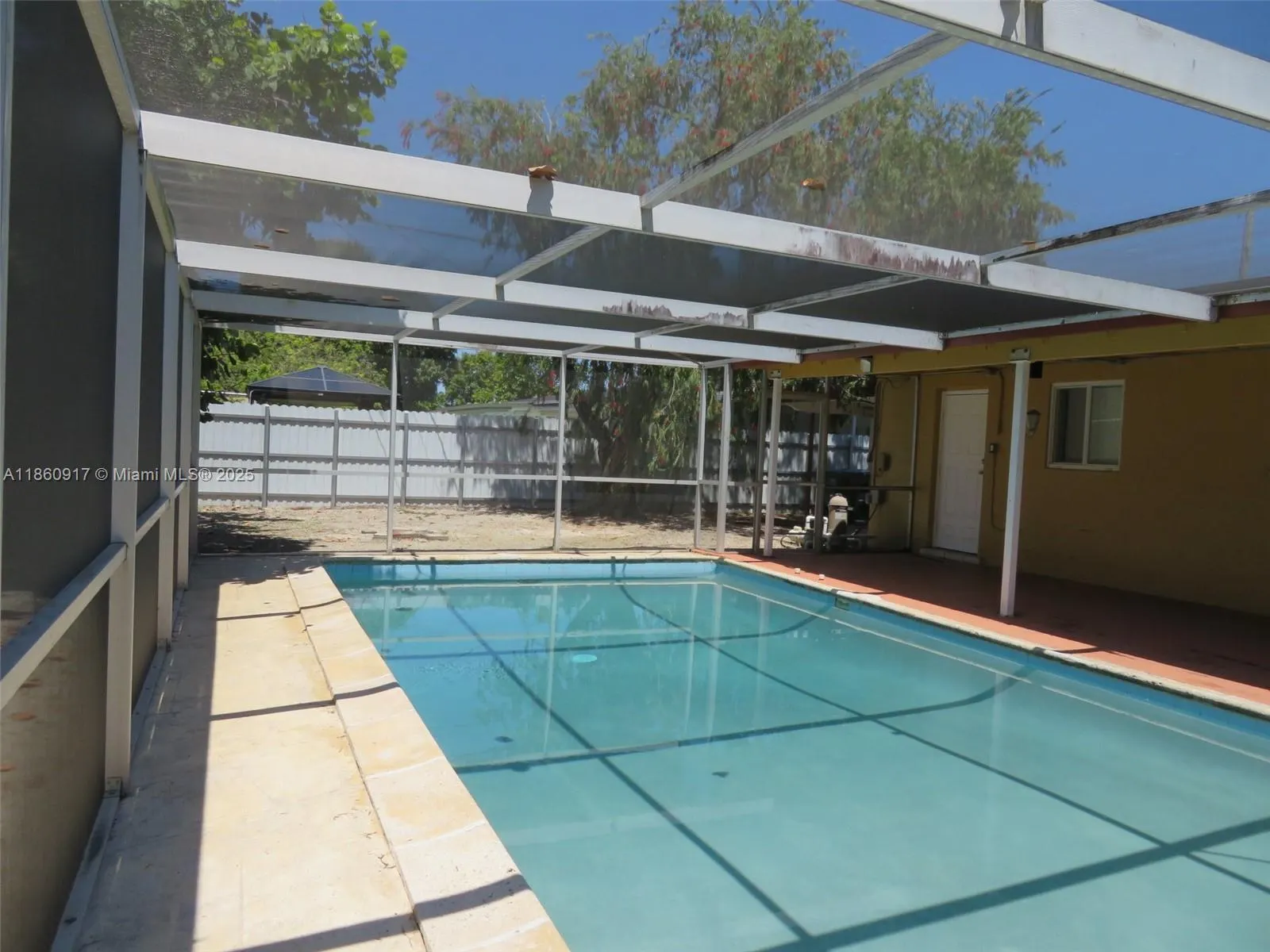 5700 NW 111th Ter