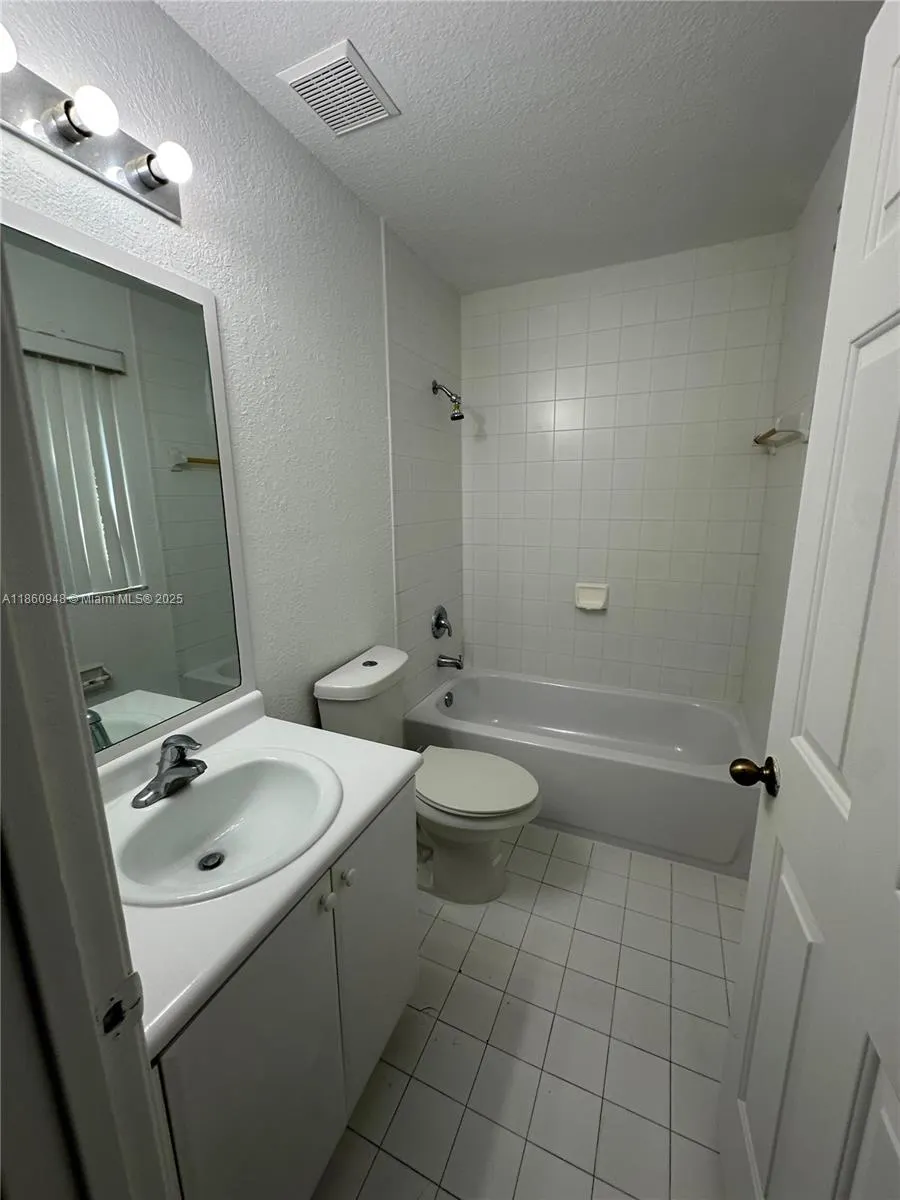 2438 SE 14th Ave, #280