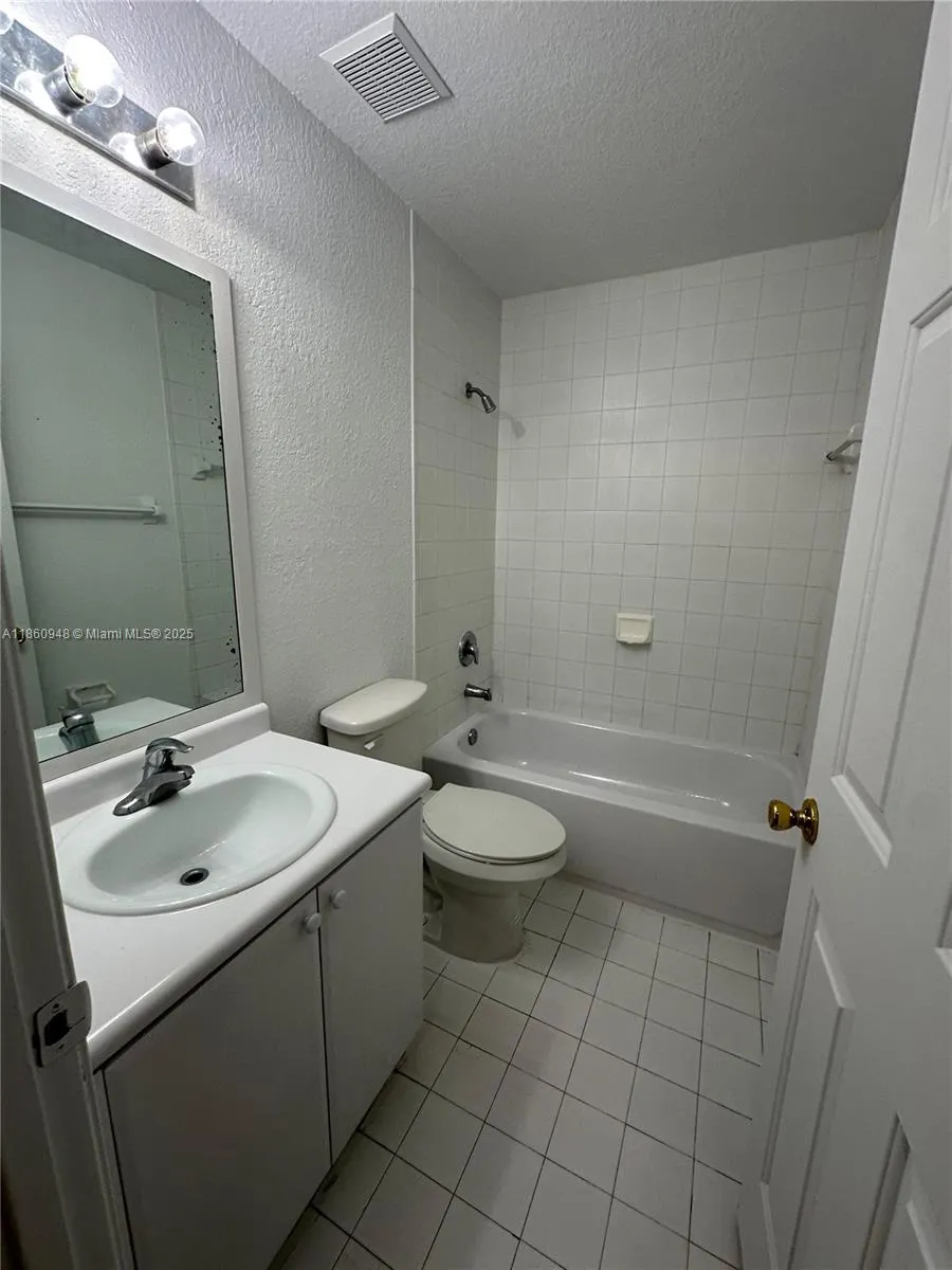 2438 SE 14th Ave, #280
