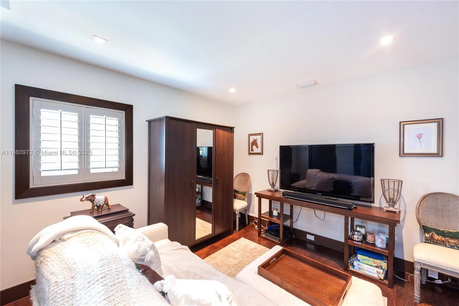 3621 VISCAYA CT