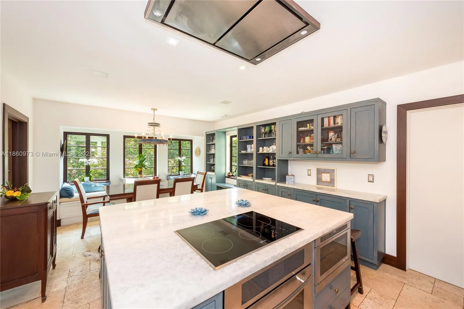 3621 VISCAYA CT