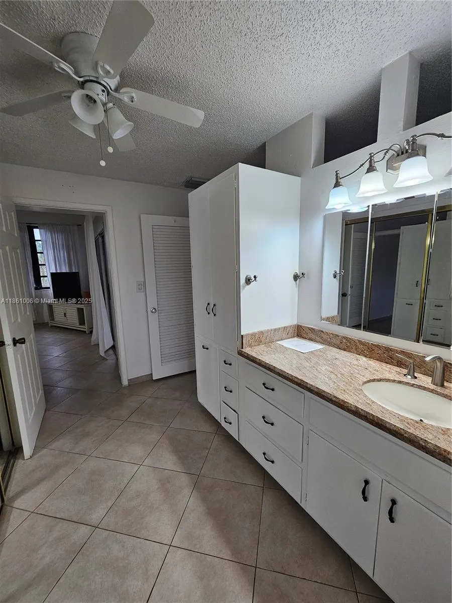 4628 Bougainvilla Dr