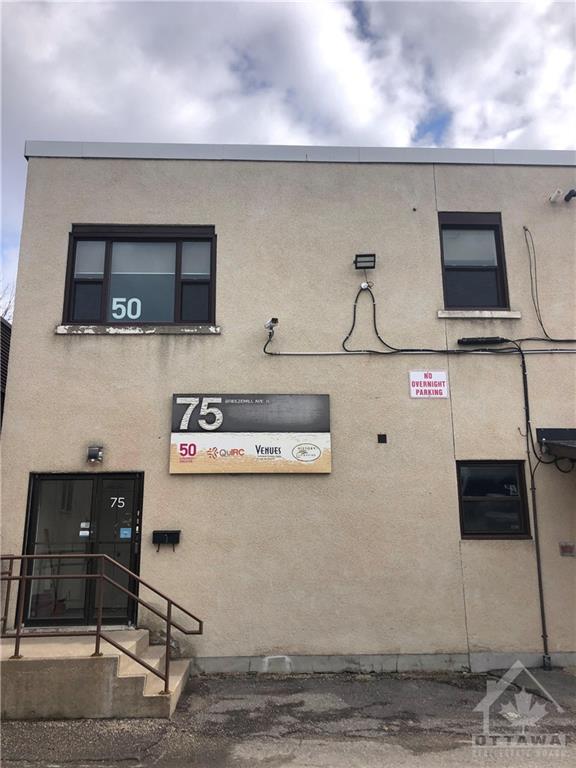 75 BREEZEHILL Avenue N, #A