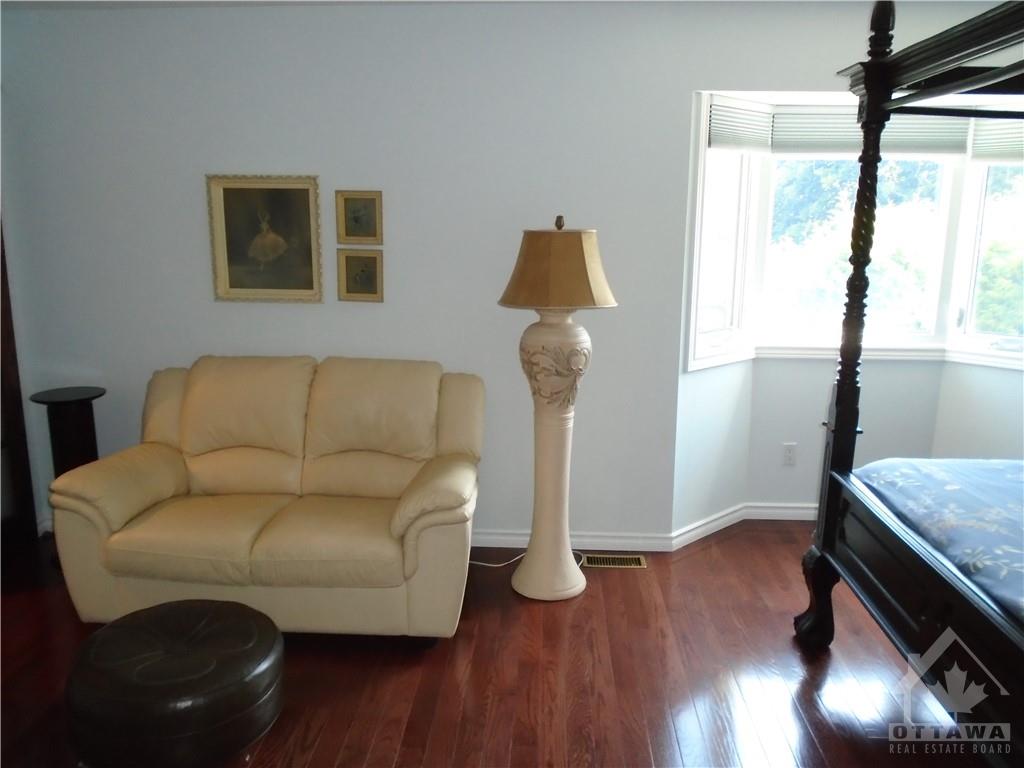 23 WATERTON Crescent