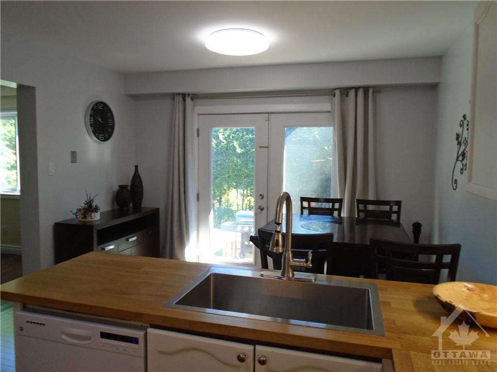 23 WATERTON Crescent