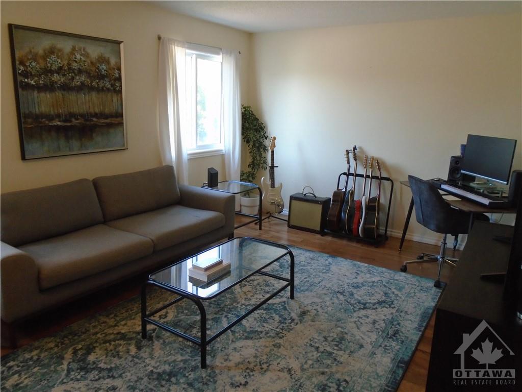 23 WATERTON Crescent