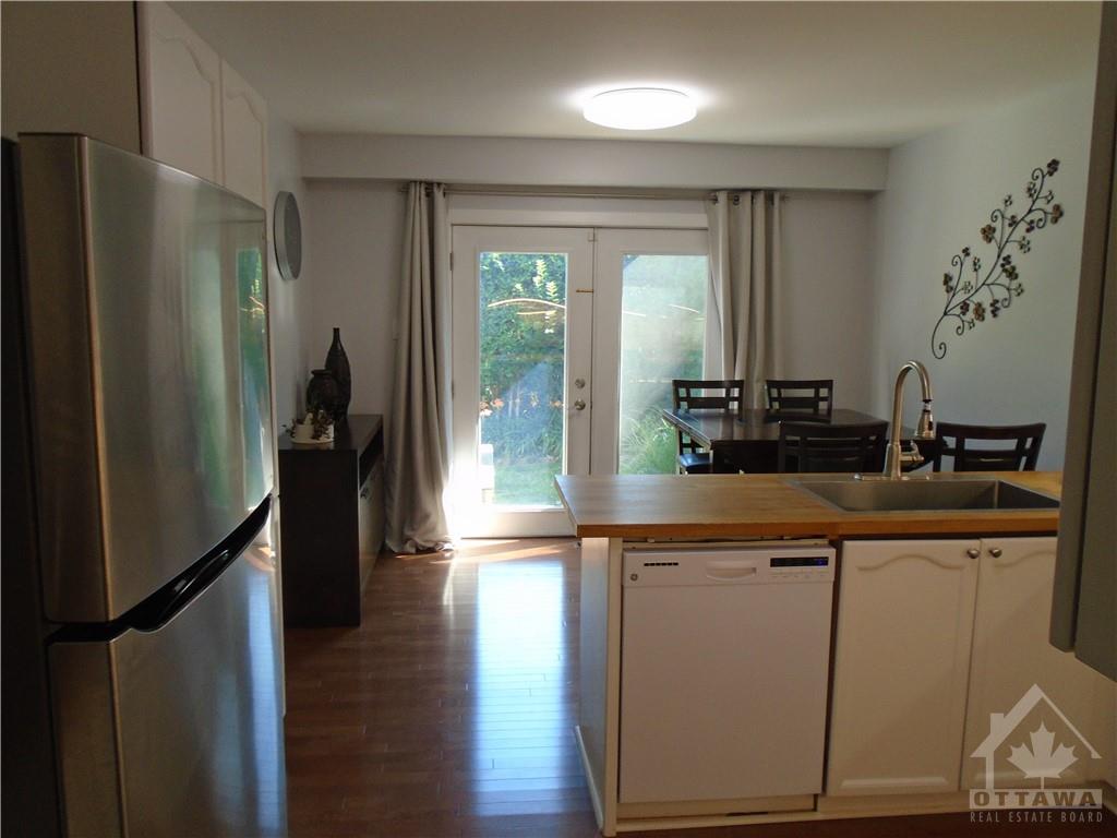 23 WATERTON Crescent