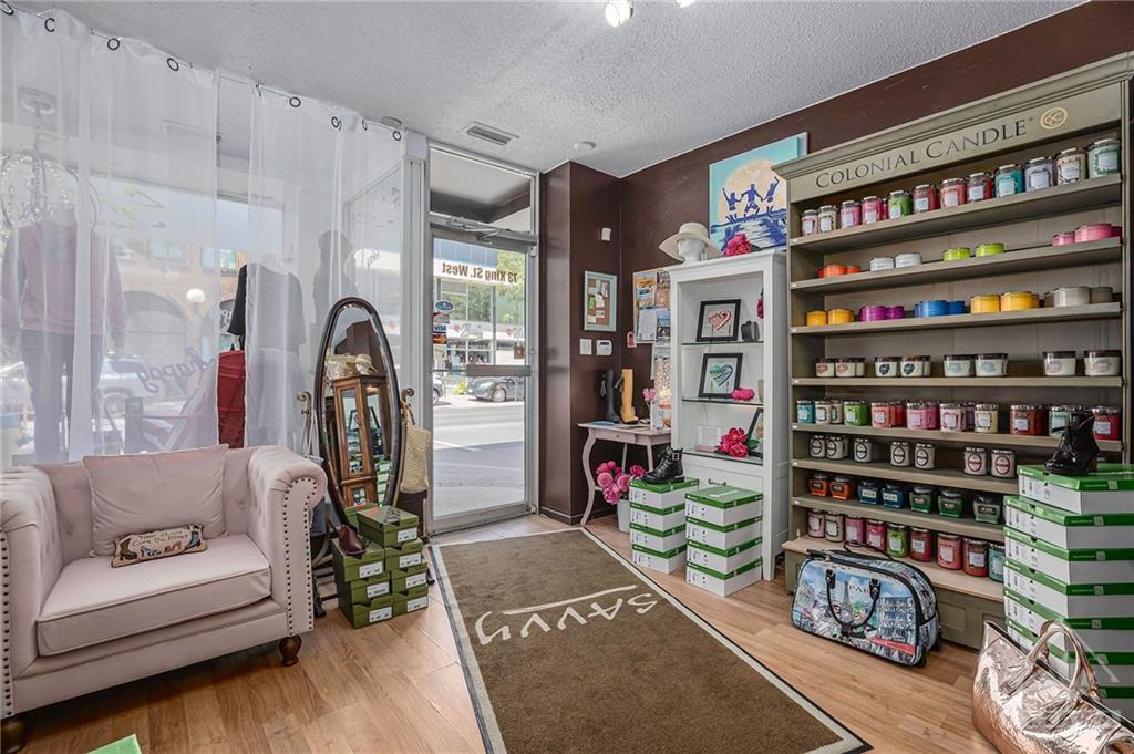 73 KING Street W