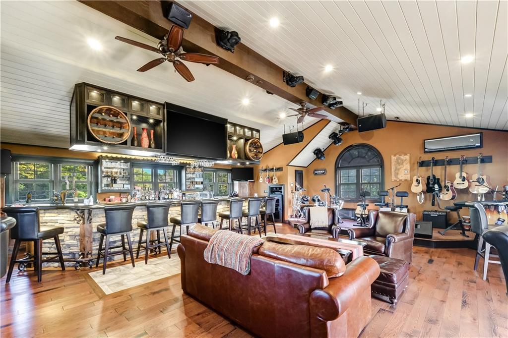 270 SPENCE Lane