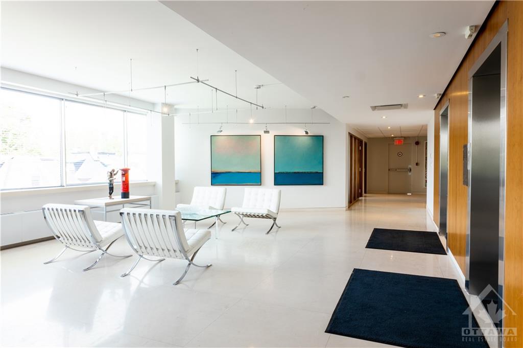 359 KENT Street, #400