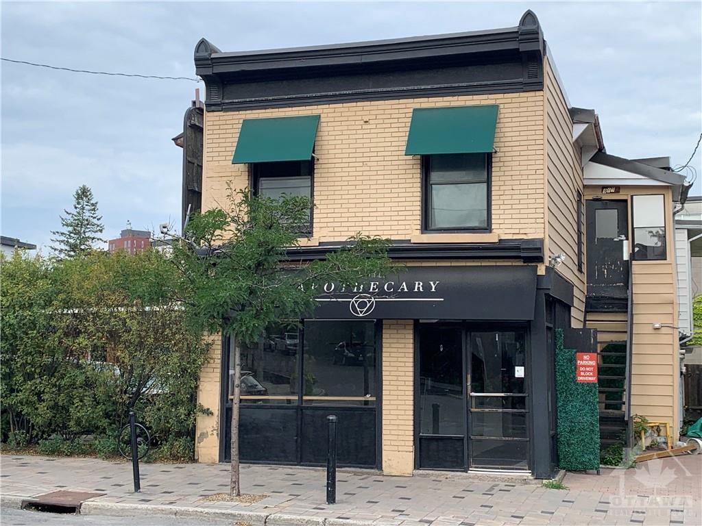 989 WELLINGTON Street