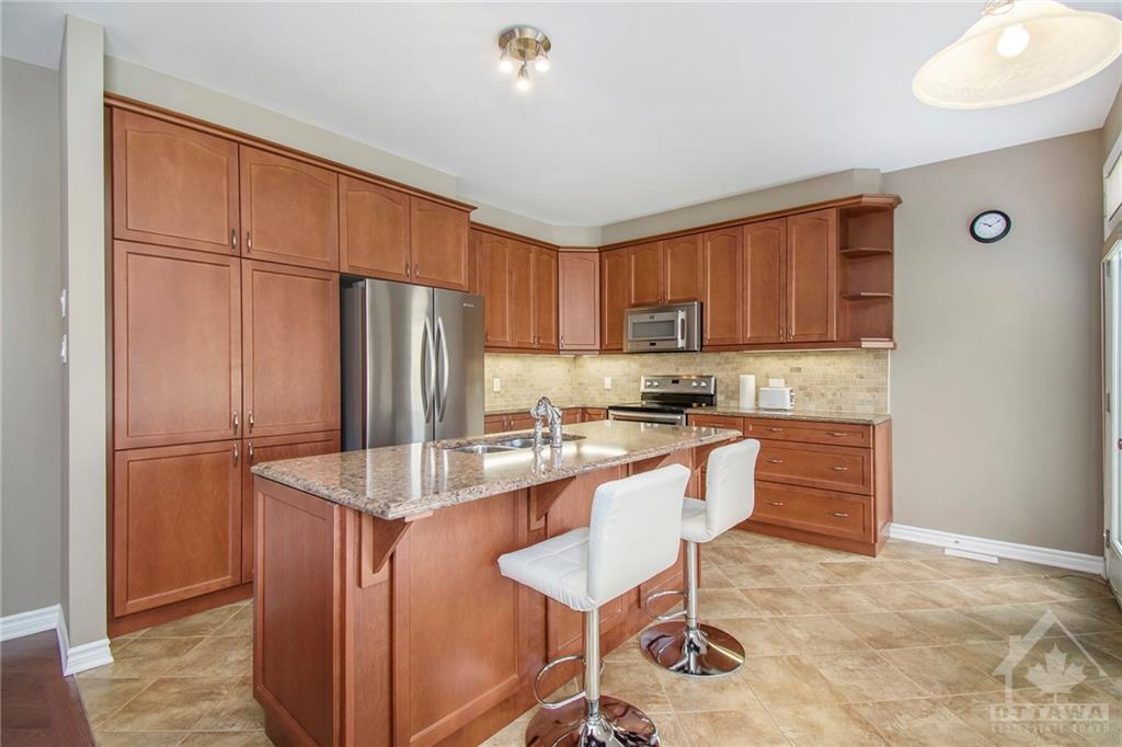 Listing 1325643 - Large Photo # 11
