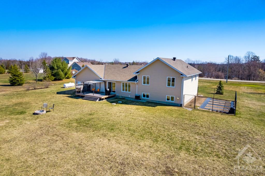Listing 1327934 - Large Photo # 23