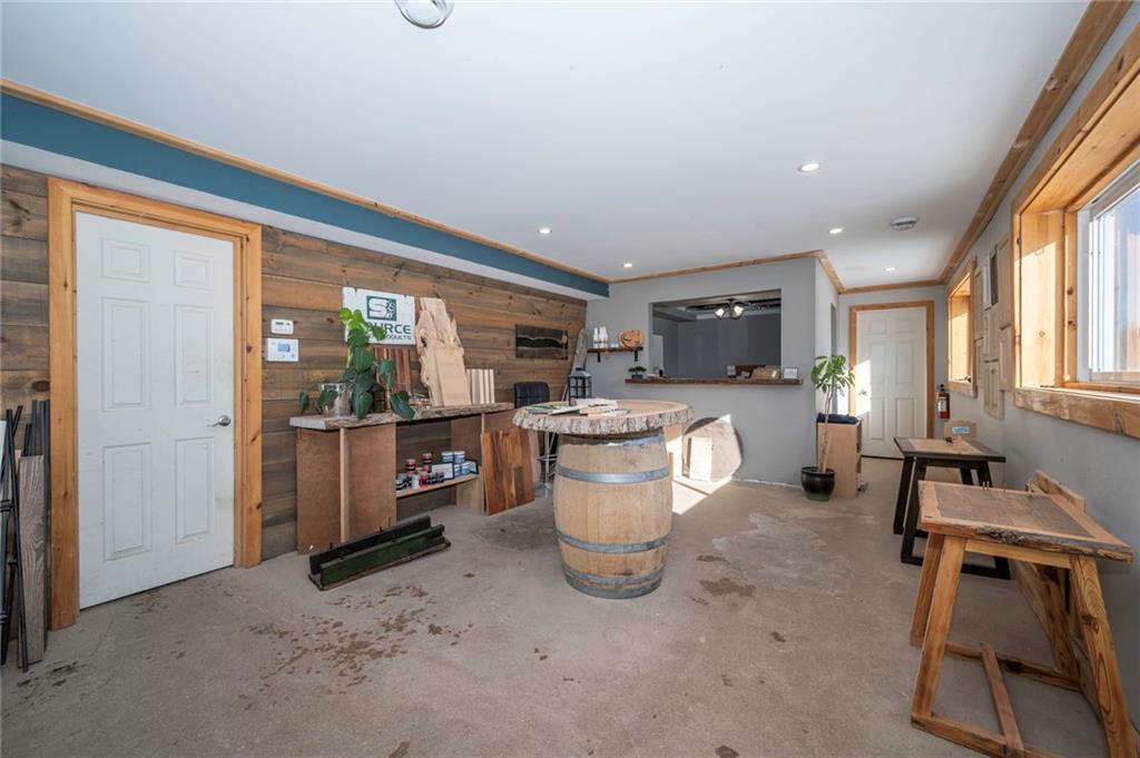 220 SAUNDERS Drive