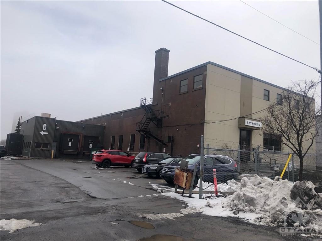 145 LORETTA Avenue N, #100