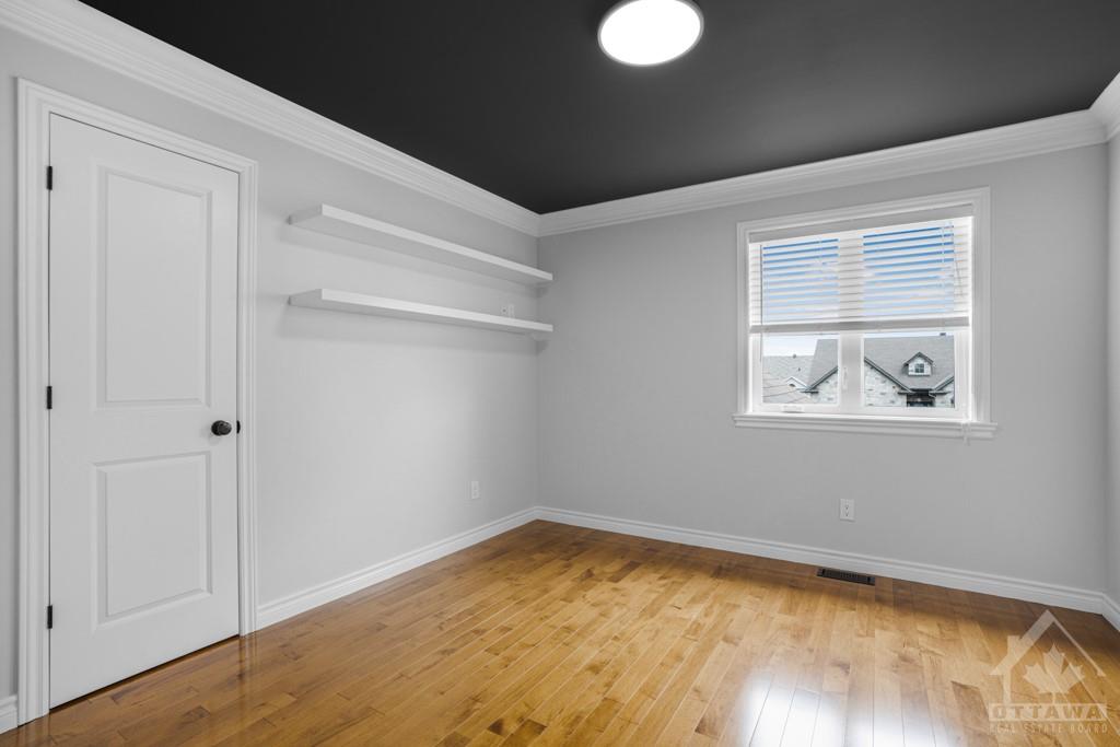 257 STERLING Avenue