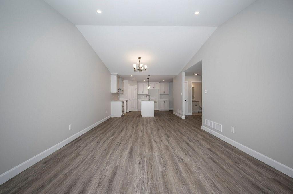 28 FORRESTER Way