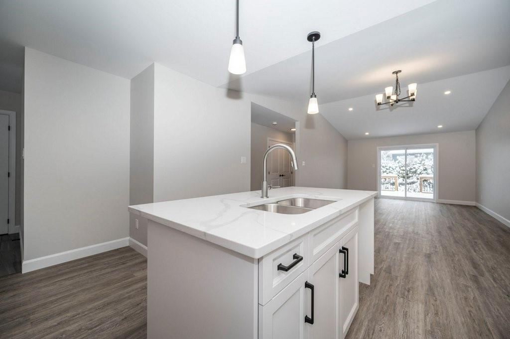 28 FORRESTER Way